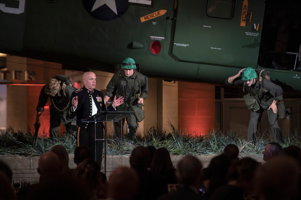 marine-corps-heritage-foundation-hosts-the-40th-annual-awards-dinner_52065707562_l